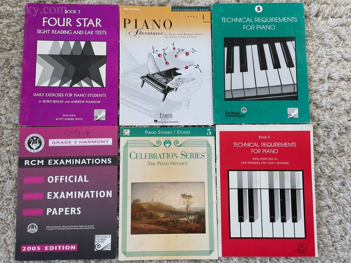 210913120243_piano books2.jpg